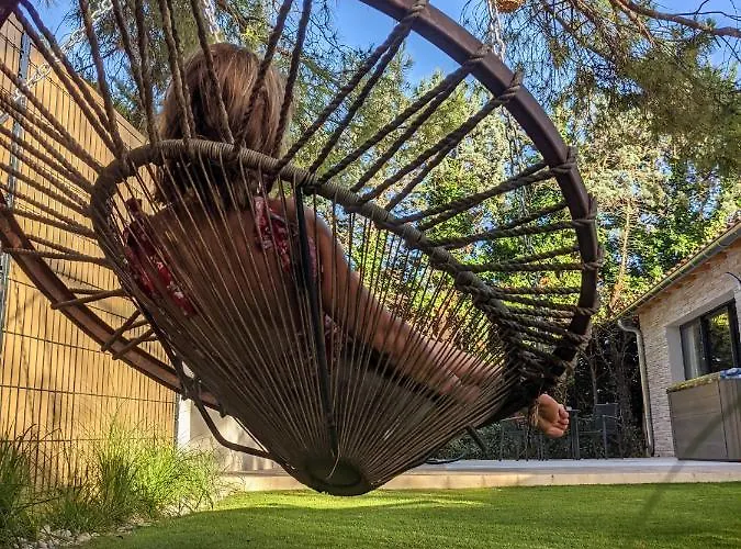 Βίλα Coocon & Νιμ