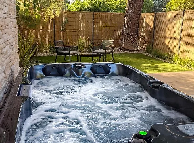 Coocon & Βίλα Νιμ